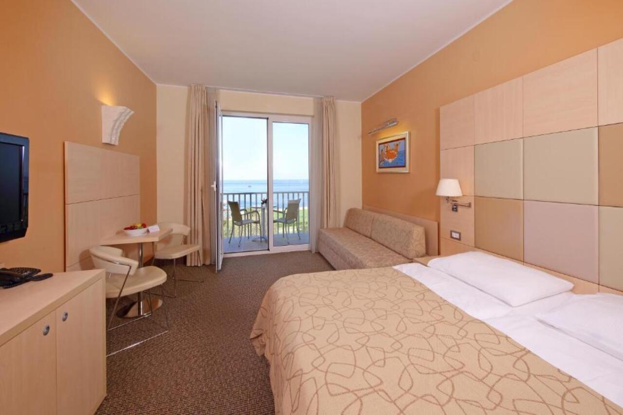 Haliaetum And Mirta Hotel Izola Buitenkant foto