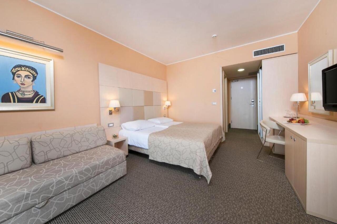 Haliaetum And Mirta Hotel Izola Buitenkant foto