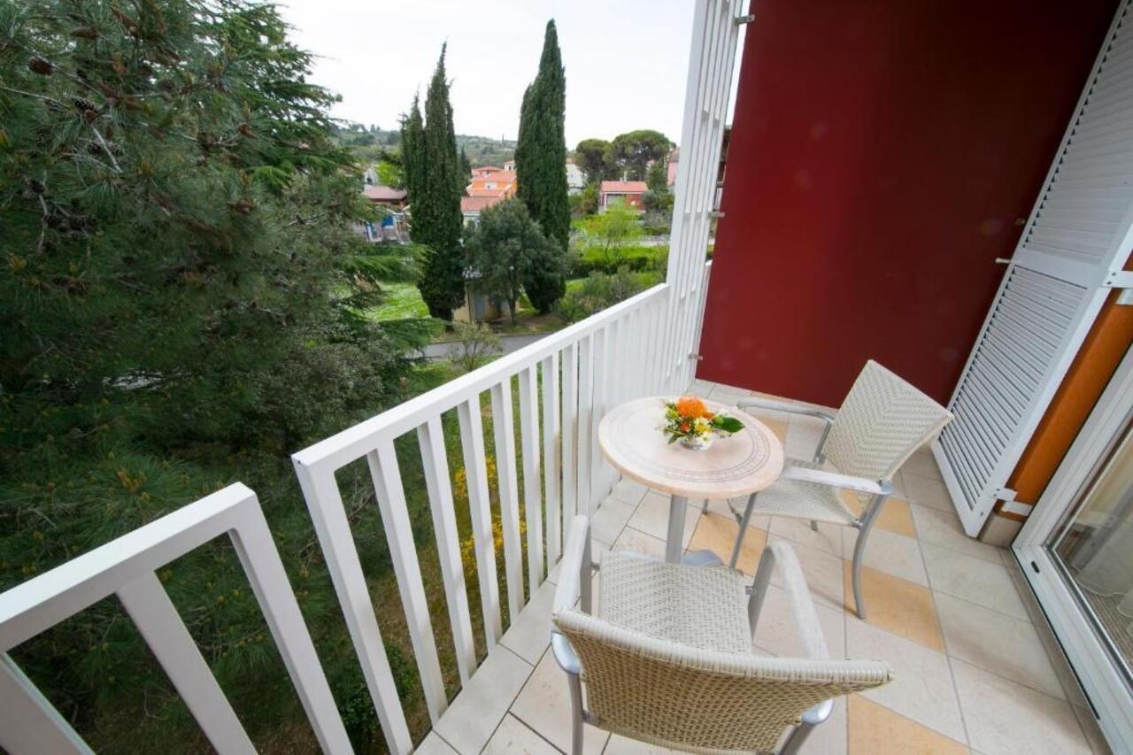 Haliaetum And Mirta Hotel Izola Buitenkant foto