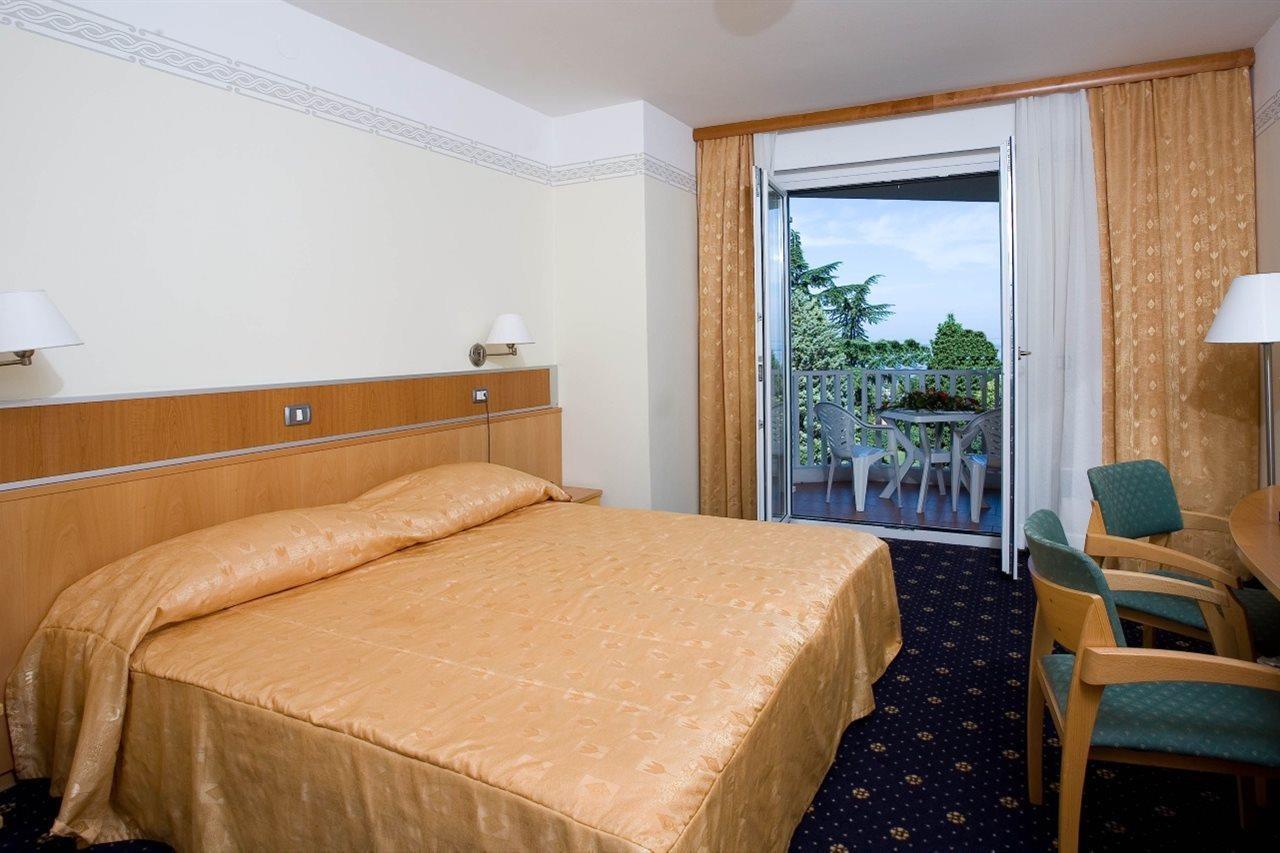 Haliaetum And Mirta Hotel Izola Buitenkant foto